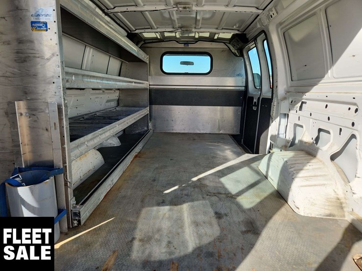 2012-ford-cargo-image-15