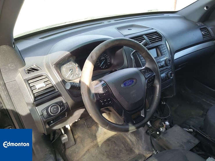 2018-ford-explorer-image-14
