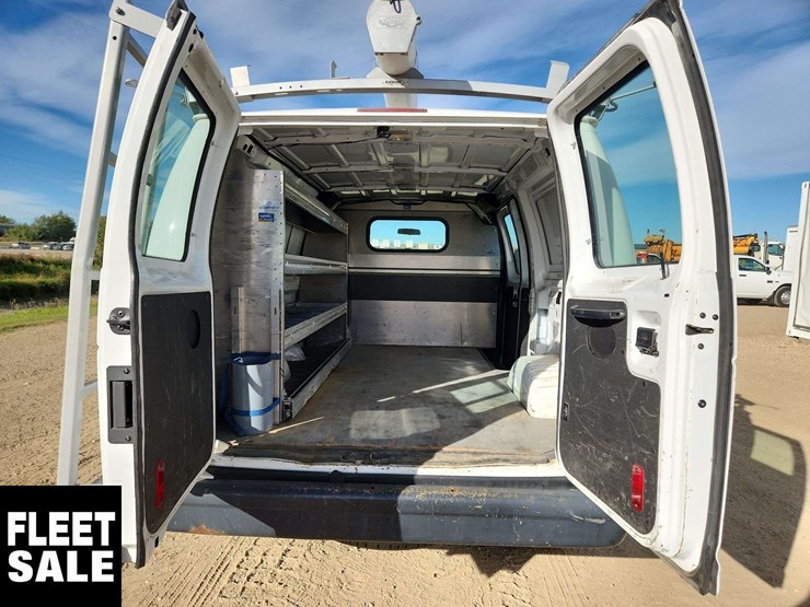 2012-ford-cargo-image-17