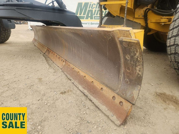 2019-deere-872g-image-22