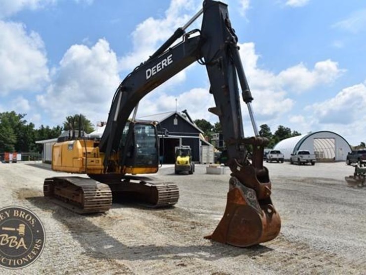 2018-deere-210g-lc-image-31