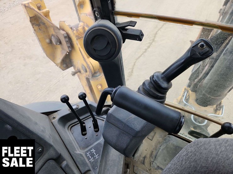 2015-deere-410l-image-13