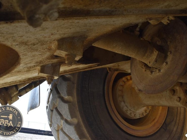 2014-caterpillar-982m-image-95