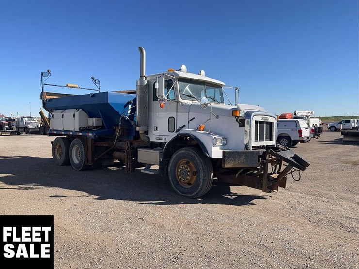 2001-freightliner-fld112-image-6