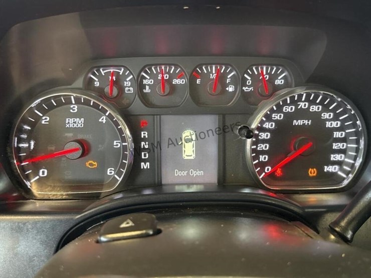 2015-chevrolet-silverado-1500-image-18