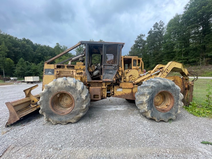 #137-•-caterpiller-skidder-image-1