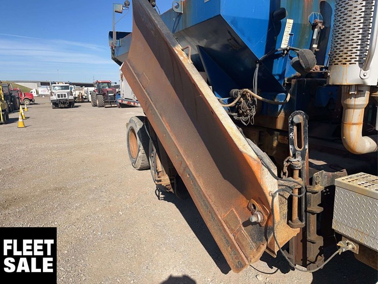2006-sterling-lt8500-image-18