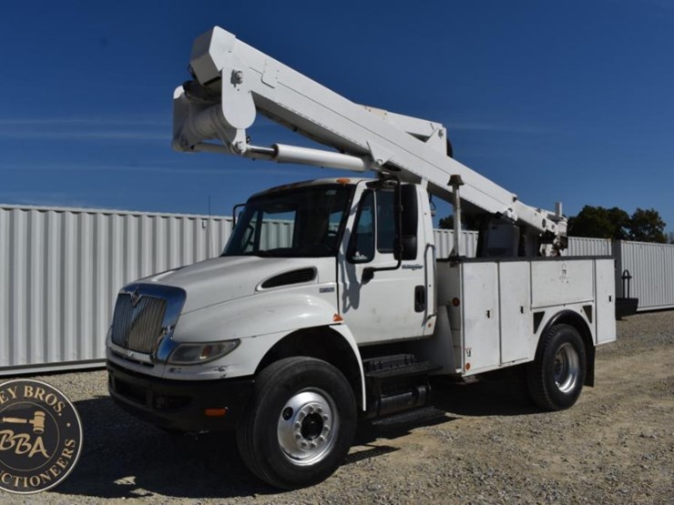 2012-international-durastar-4300-image-4