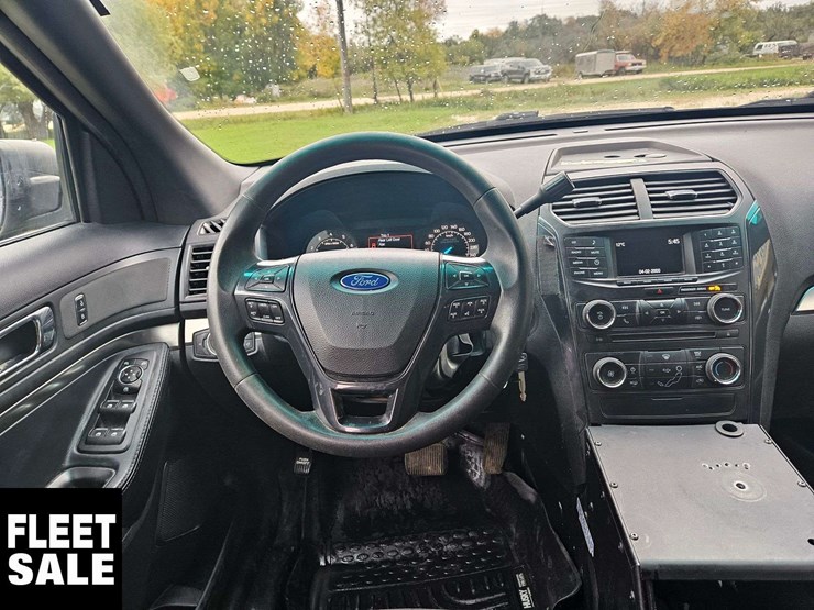 2016-ford-explorer-image-9