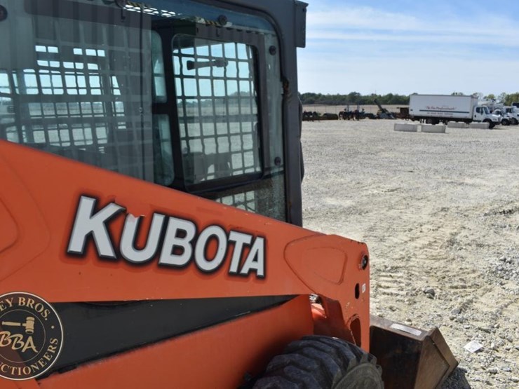 2017-kubota-ssv65-image-79