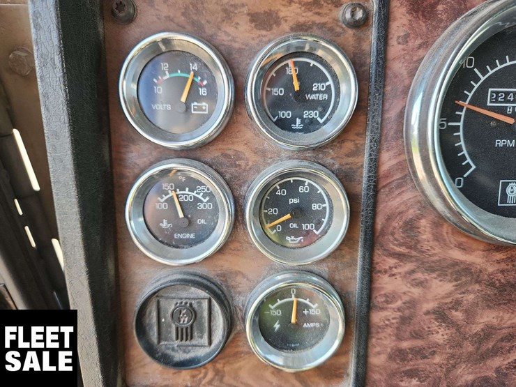 2000-kenworth-t800-image-18