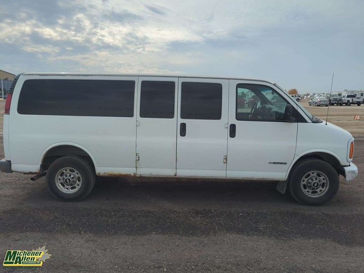 2001-chevrolet-express-3500-image-6