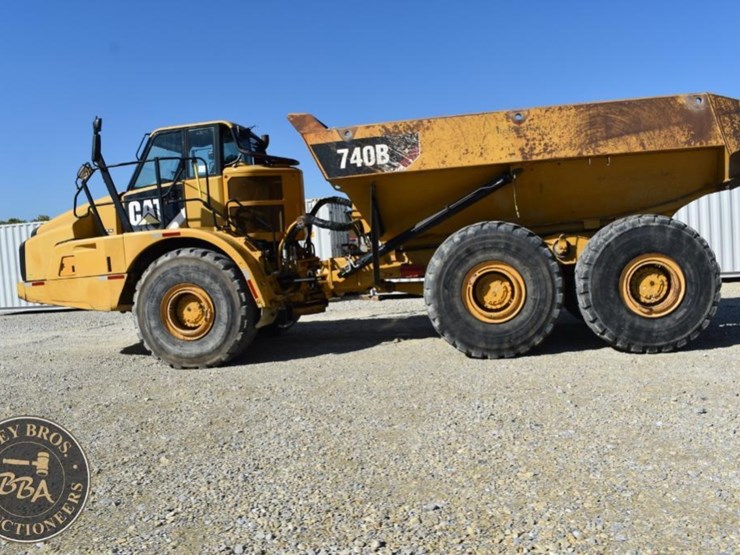 2012-caterpillar-740b-image-32