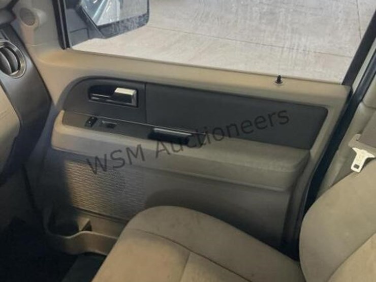 2014-ford-expedition-image-21