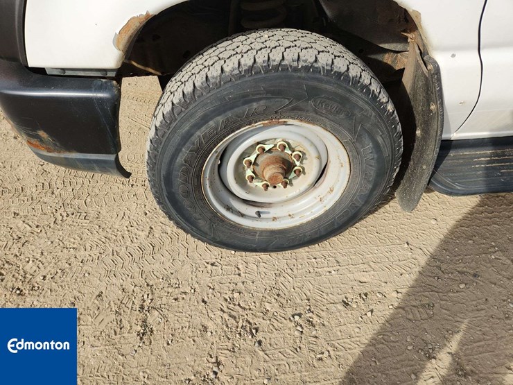 2012-ford-cargo-image-15