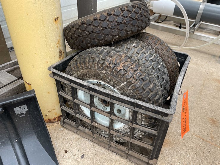 #3101-•-lawn-mower-tires-(o3)-image-3