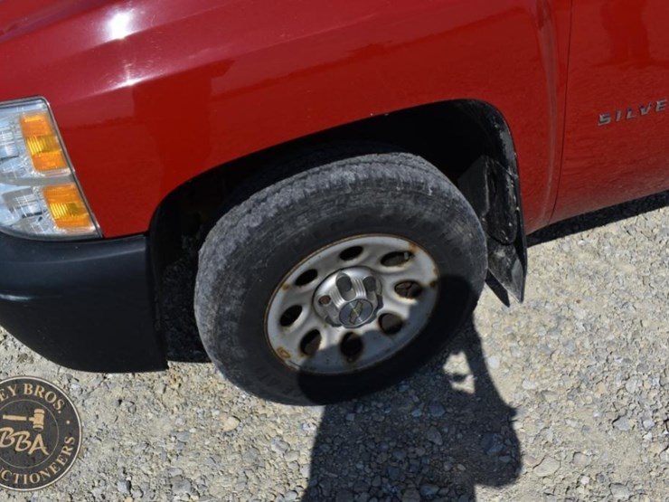 2013-chevrolet-silverado-1500-image-19