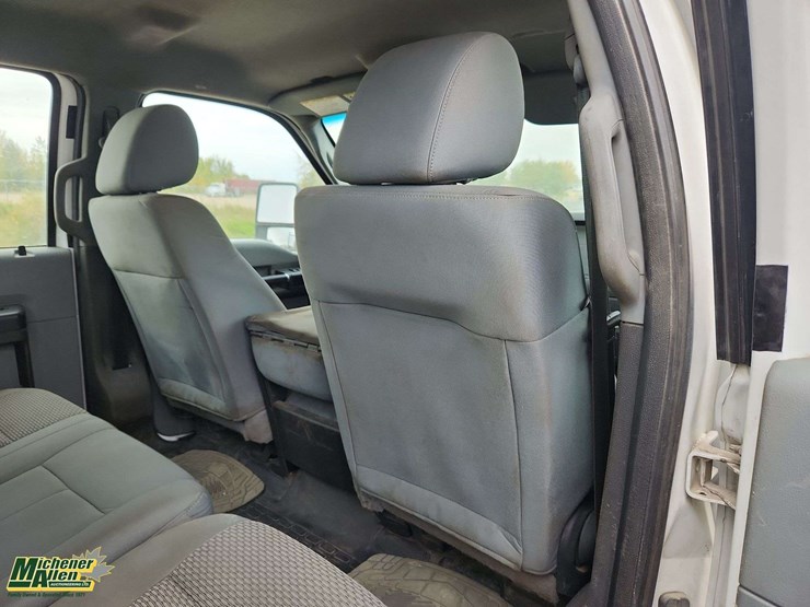 2014-ford-f550-image-23