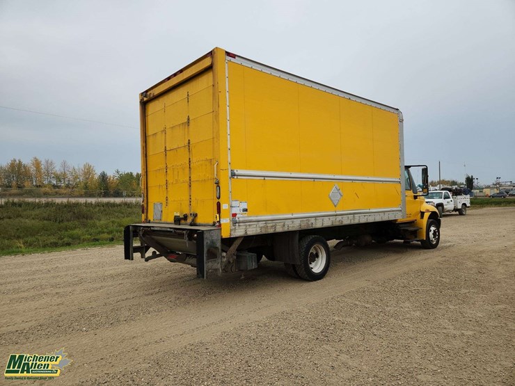 2013-international-durastar-4300-image-3
