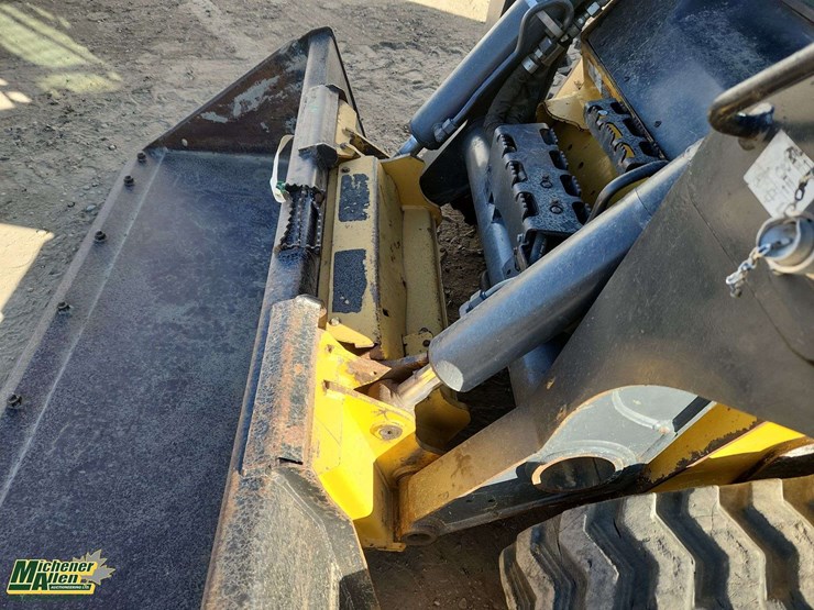 deere-331g-image-32