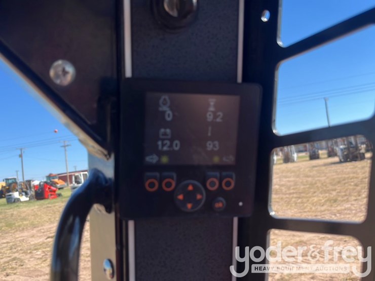 2023-manitou-1050rt-image-15