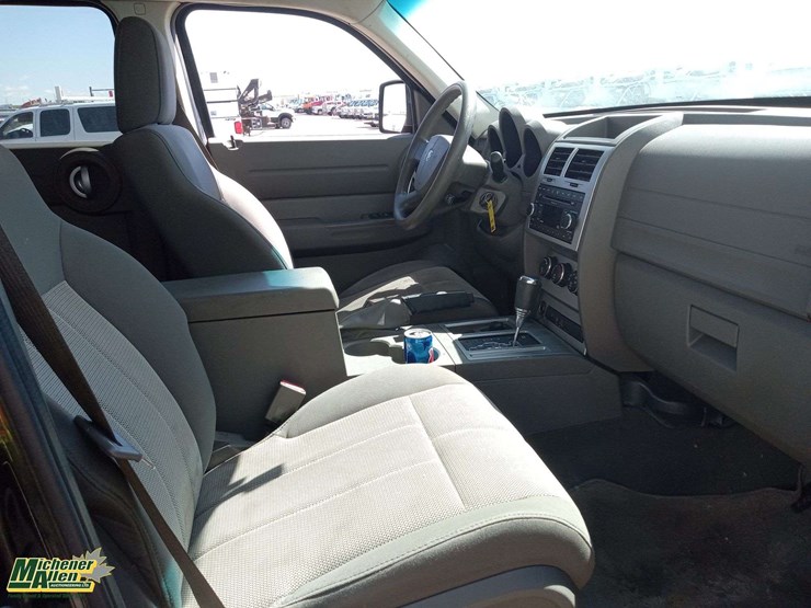 2008-dodge-nitro-image-13