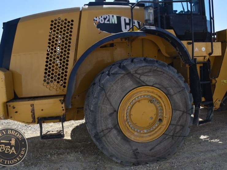 2016-caterpillar-982m-image-40
