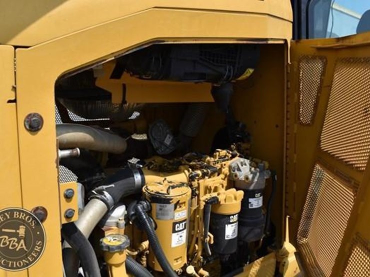 2019-caterpillar-d5k2-lgp-image-63