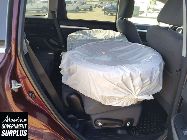 2015-toyota-highlander-image-19