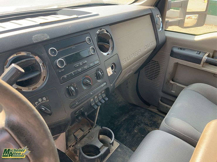 2010-ford-f550-image-13