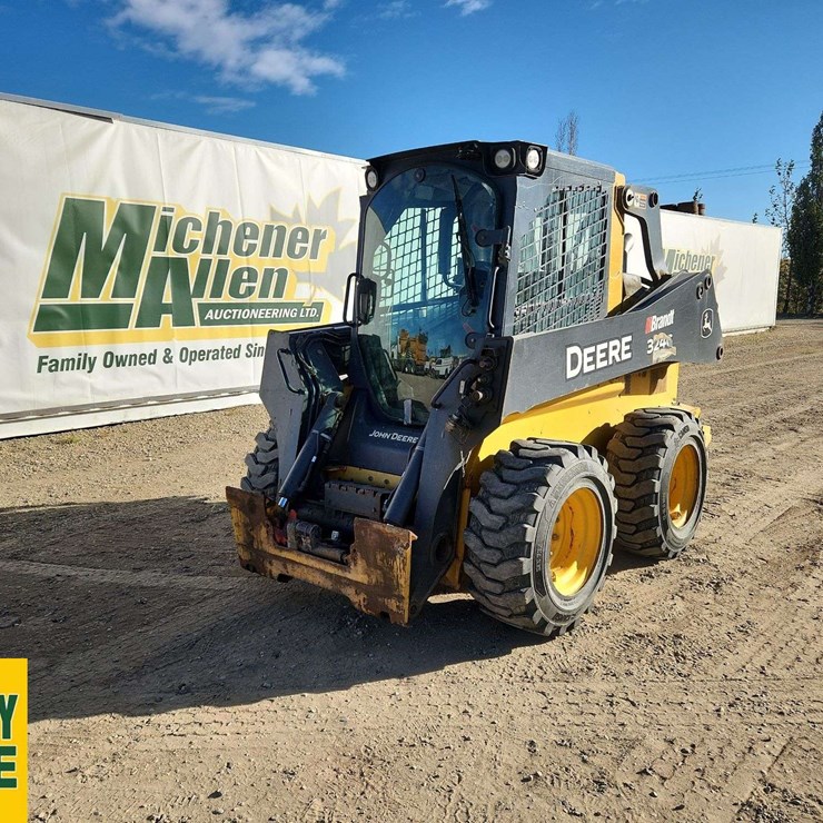 DEERE 324G