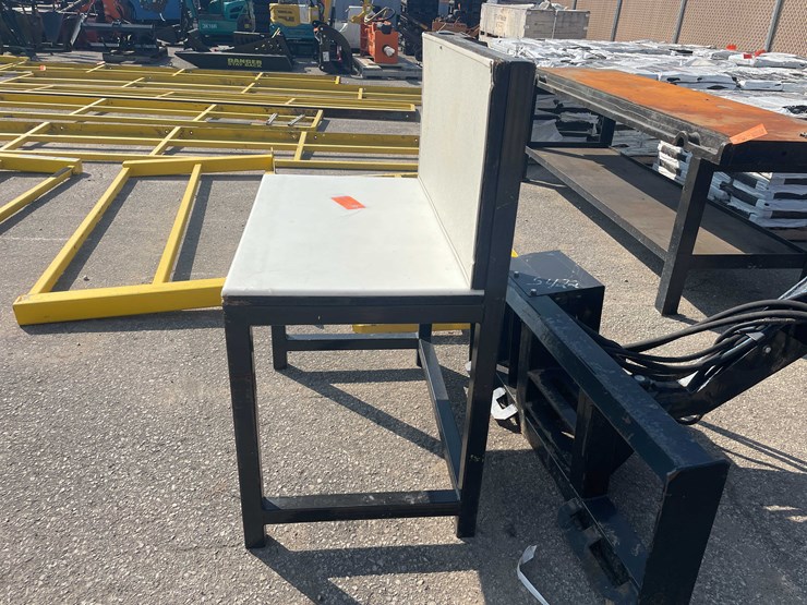 #3007-•-steel-shop-bench-(o8)-image-6