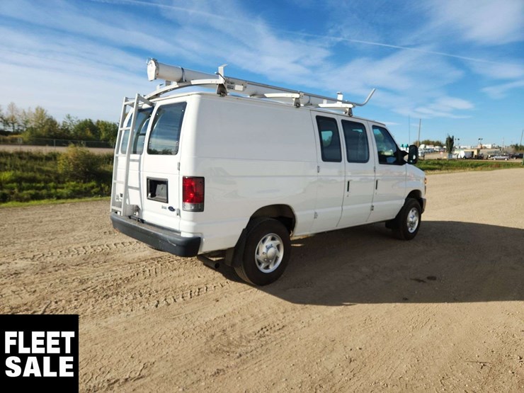 2012-ford-cargo-image-4