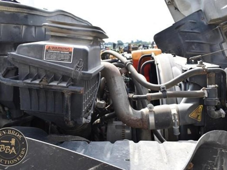 2013-international-durastar-4400-image-26