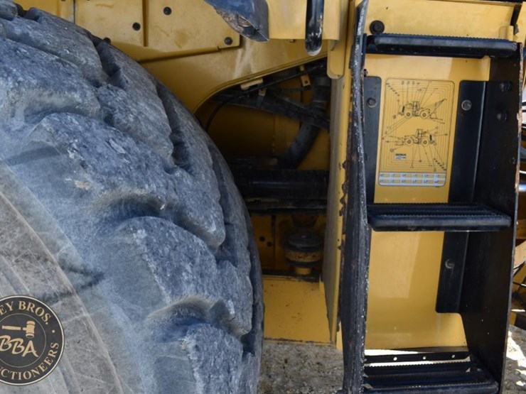2016-caterpillar-982m-image-48