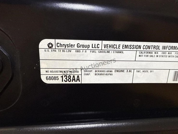 2011-chrysler-300-sdn-image-14