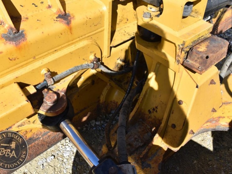 2020-caterpillar-d6n-lgp-image-45