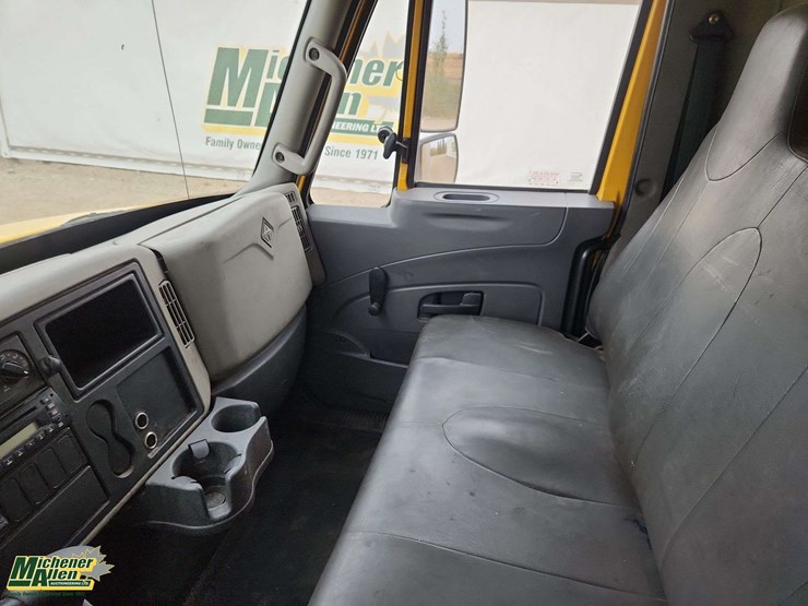 2013-international-durastar-4300-image-23