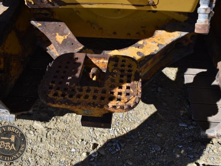 2020-caterpillar-d6n-lgp-image-65