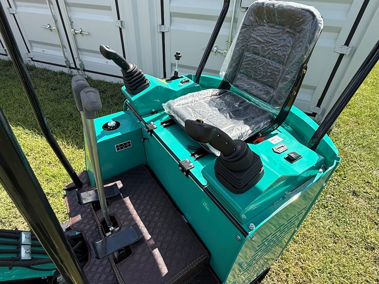 #606-•-2025-cfg-industrial-h15r-hydraulic-track-type-mini-excavator-image-13