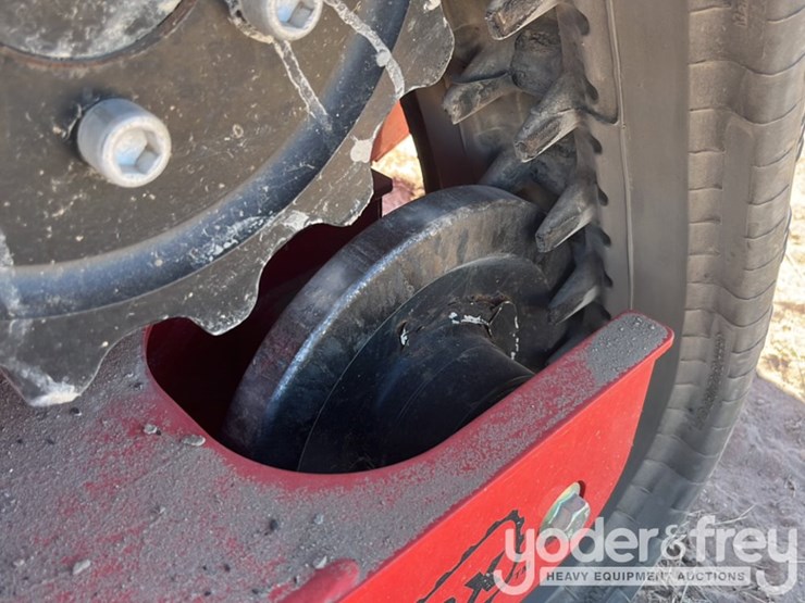 2023-manitou-1050rt-image-41