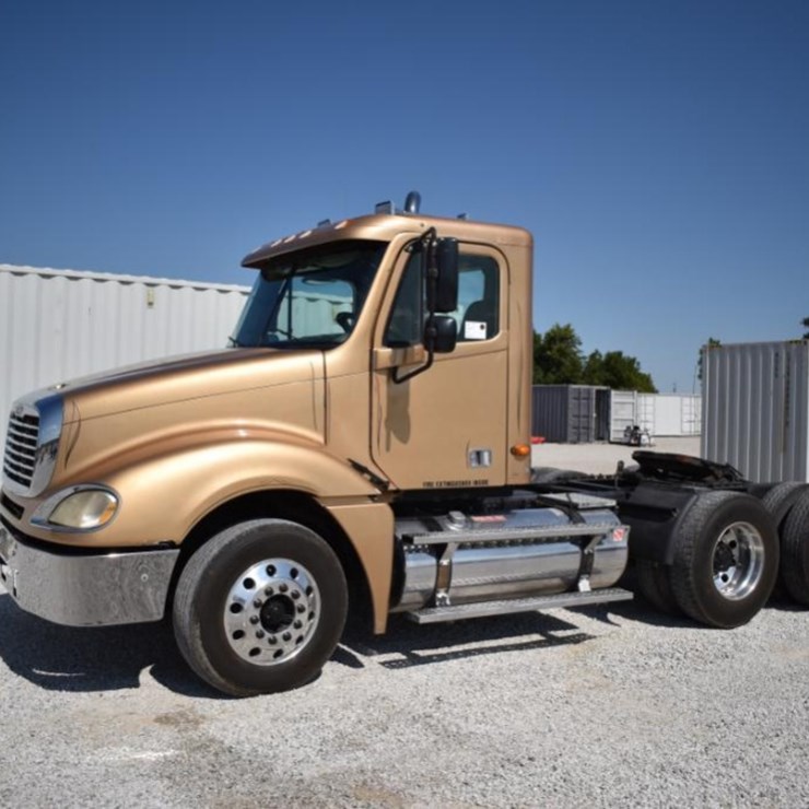 2003 FREIGHTLINER COLUMBIA 120
