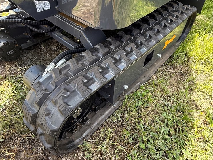 #601-•-2025-cfg-industrial-mx12r-hydraulic-track-type-mini-excavator-image-9