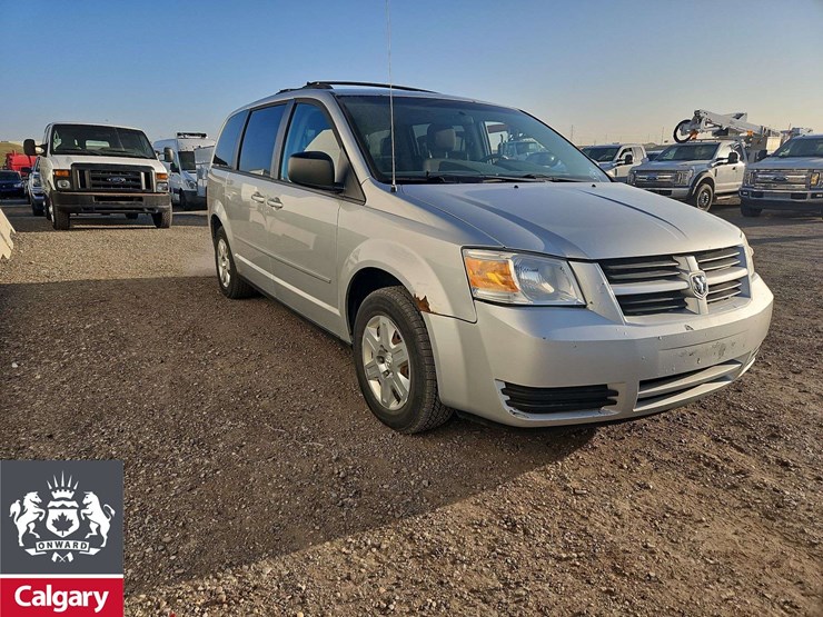 2010-dodge-grand-caravan-se-image-2