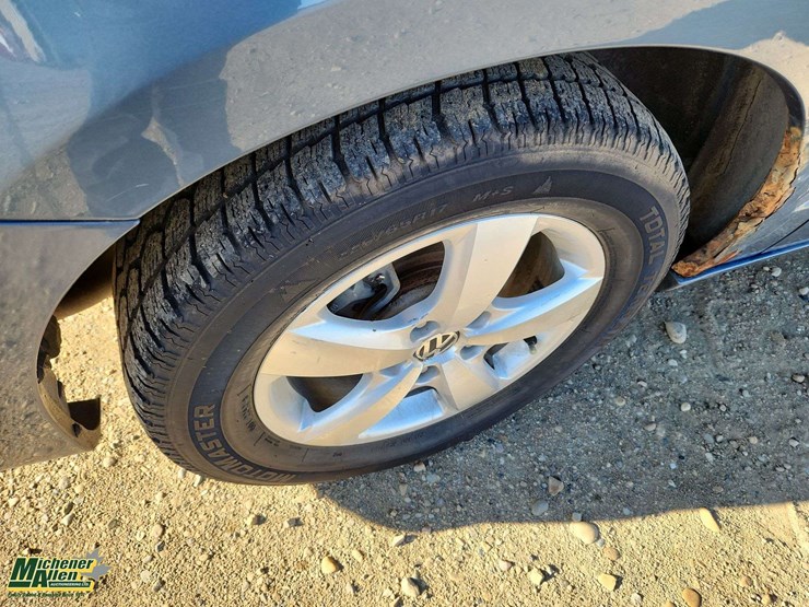 2011-volkswagen-routan-image-34