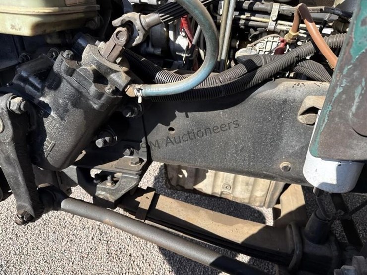 2005-freightliner-m2-f/b-image-18