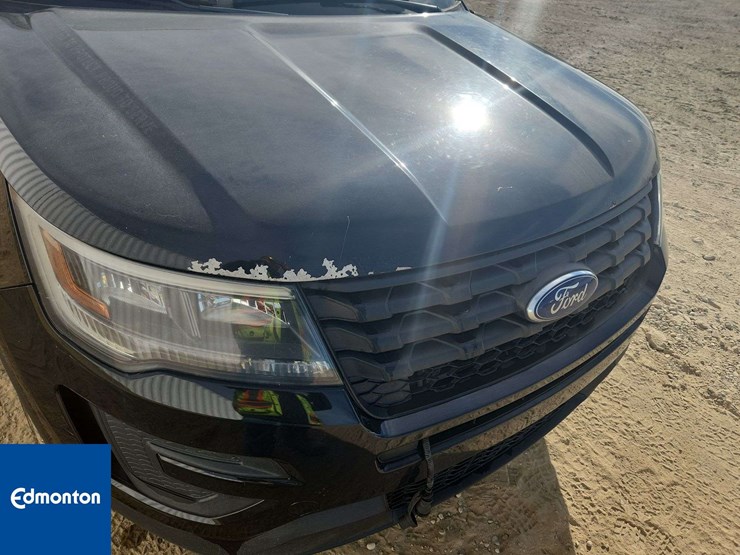 2016-ford-explorer-image-34