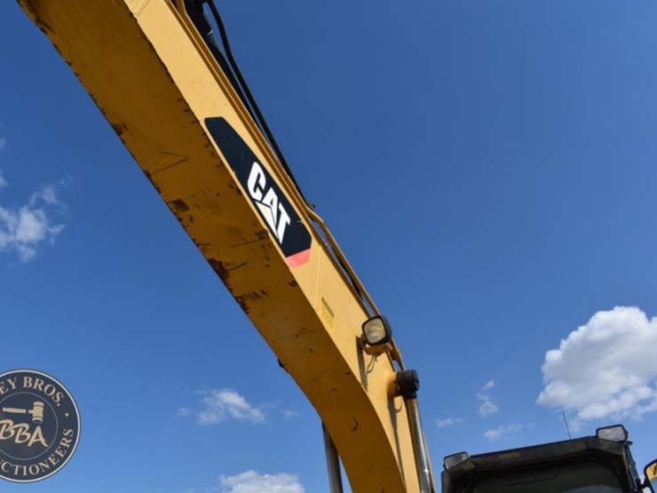 2011-caterpillar-312d-image-40