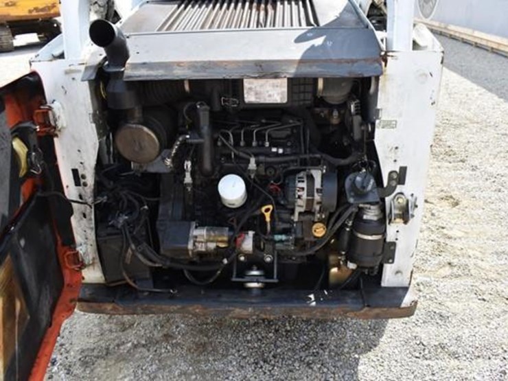 2017-bobcat-s570-image-33