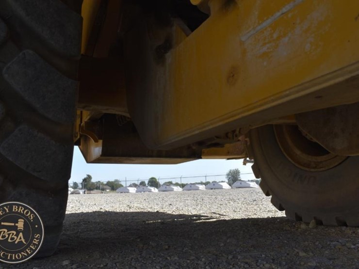 2014-caterpillar-982m-image-97